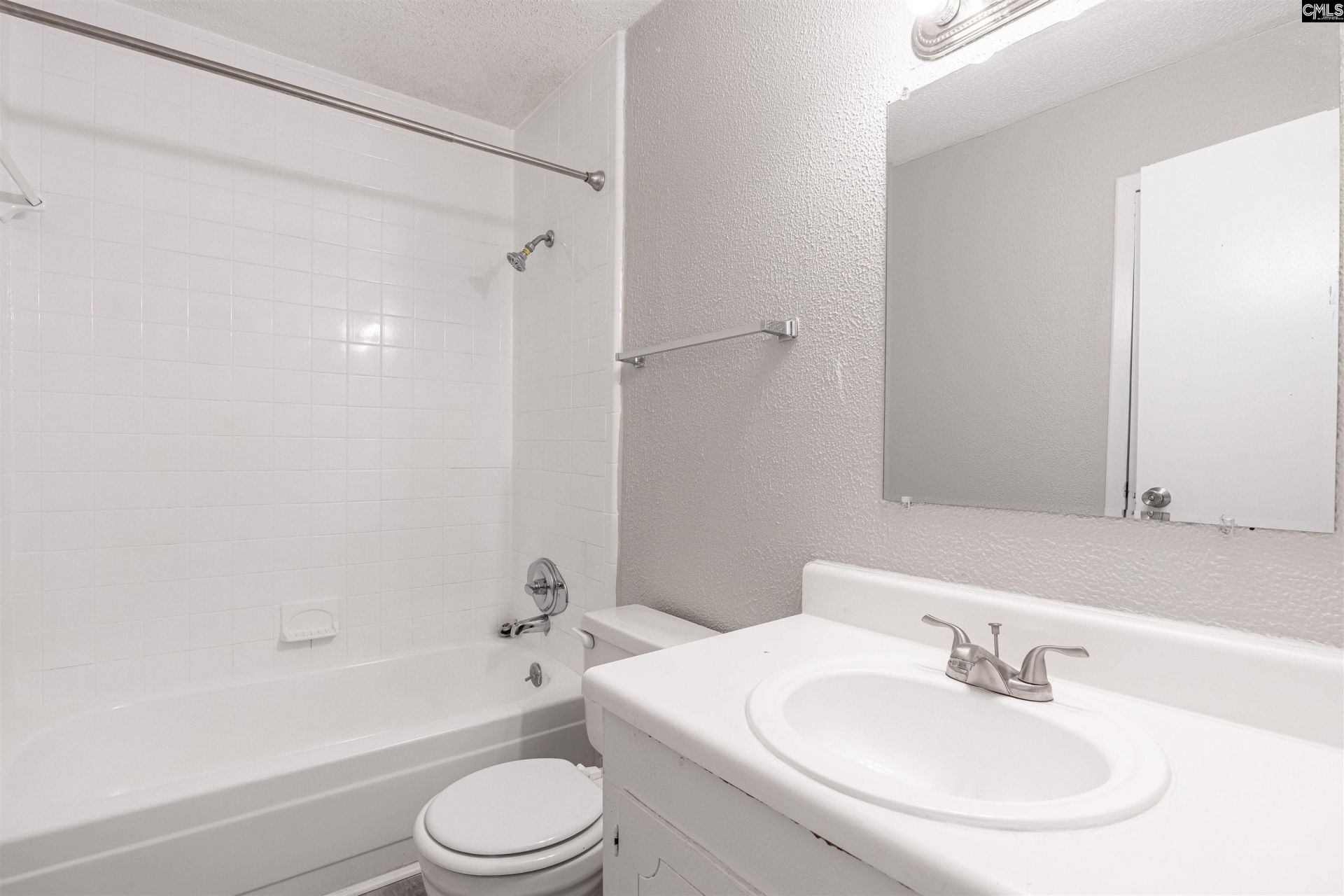 1336 Chadford Road Photo 23