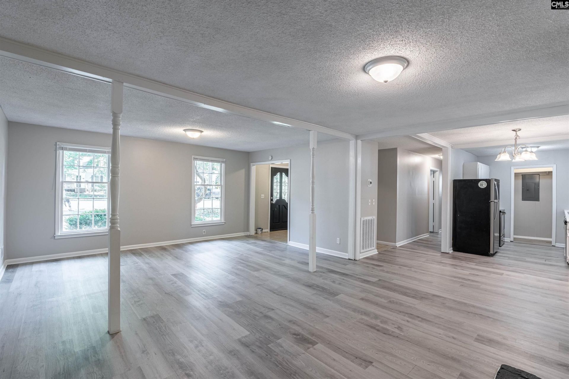 1336 Chadford Road Photo 5