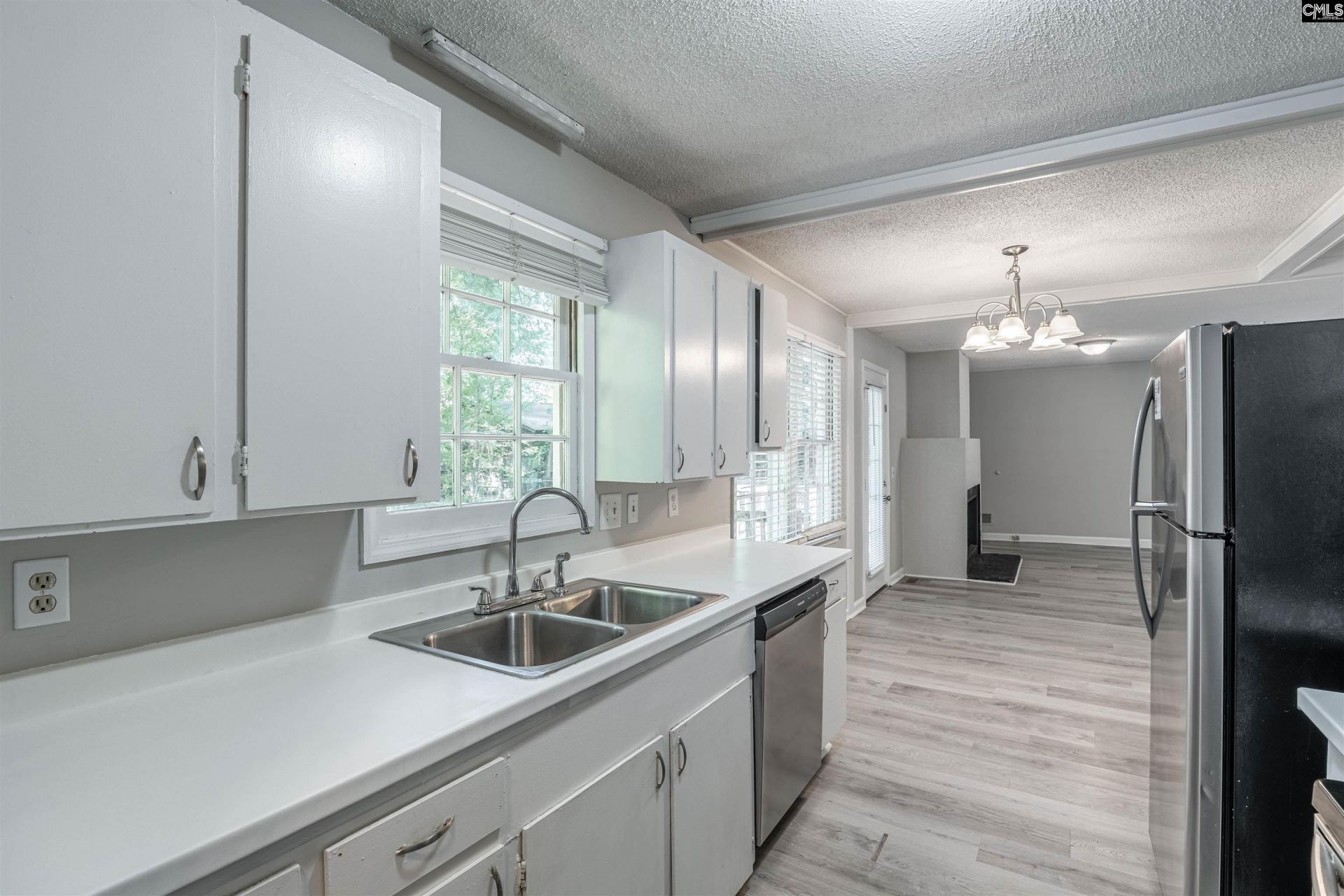 1336 Chadford Road Photo 9