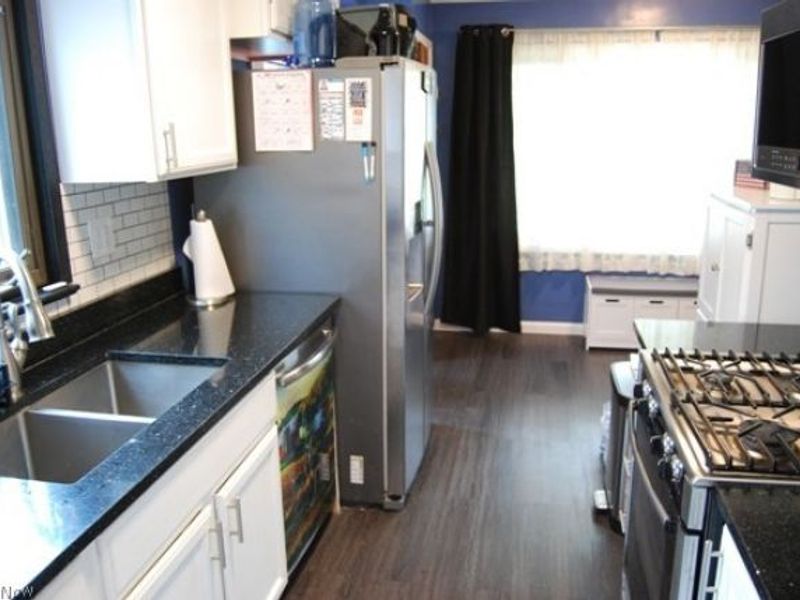 4567 Canterbury Road, North Olmsted, OH 44070 Photo 4