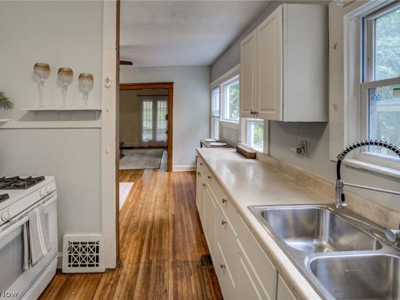 2245 Bellfield, Cleveland Heights, OH 44106 Photo 18