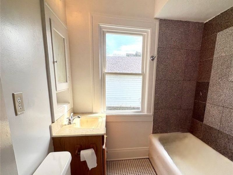 245 Oakdale Avenue, Akron, OH 44302 Photo 8