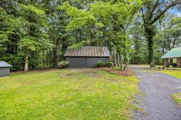 3231 Center Rd. photo 4