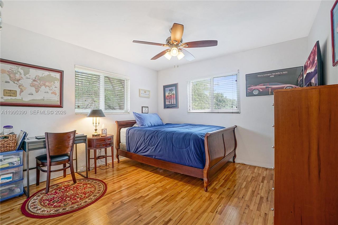 2720 S Le Jeune Rd, Unit 2720, Coral Gables, FL 33134 Photo