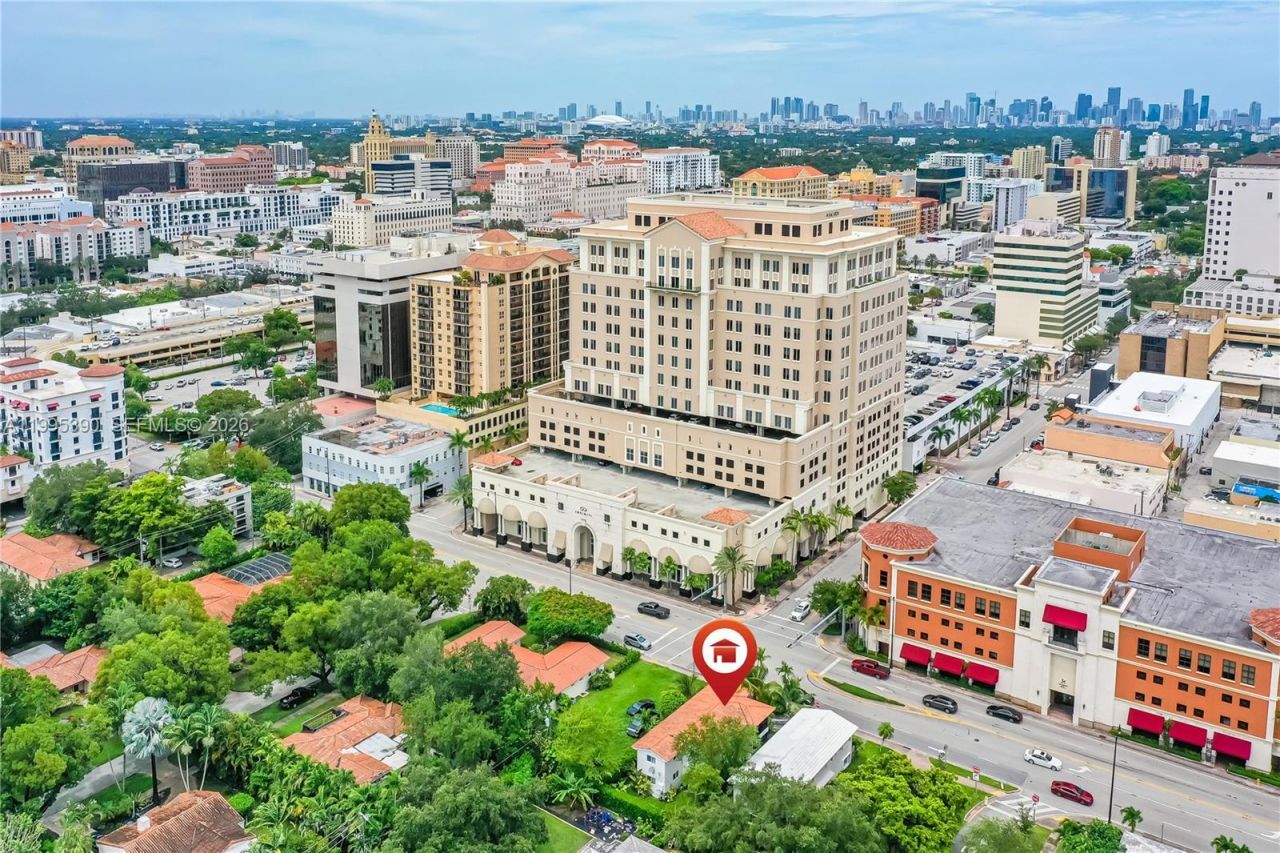 2720 S Le Jeune Rd, Unit 2720, Coral Gables, FL 33134 Photo