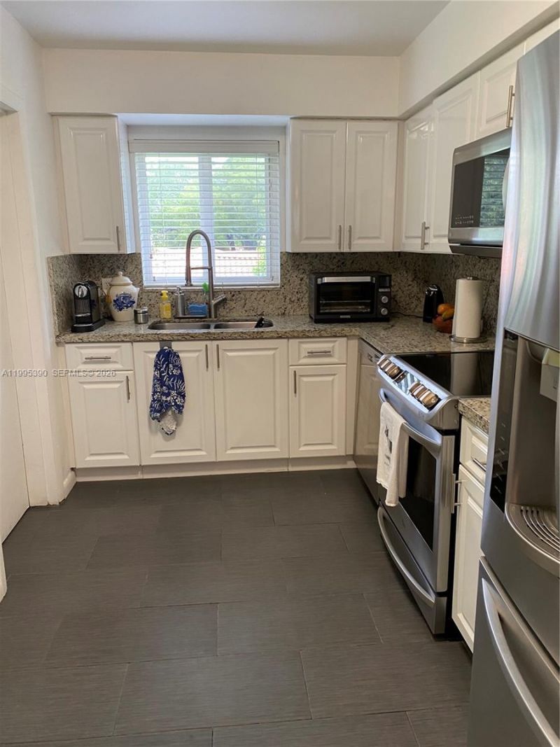 2720 S Le Jeune Rd, Unit 2720, Coral Gables, FL 33134 Photo