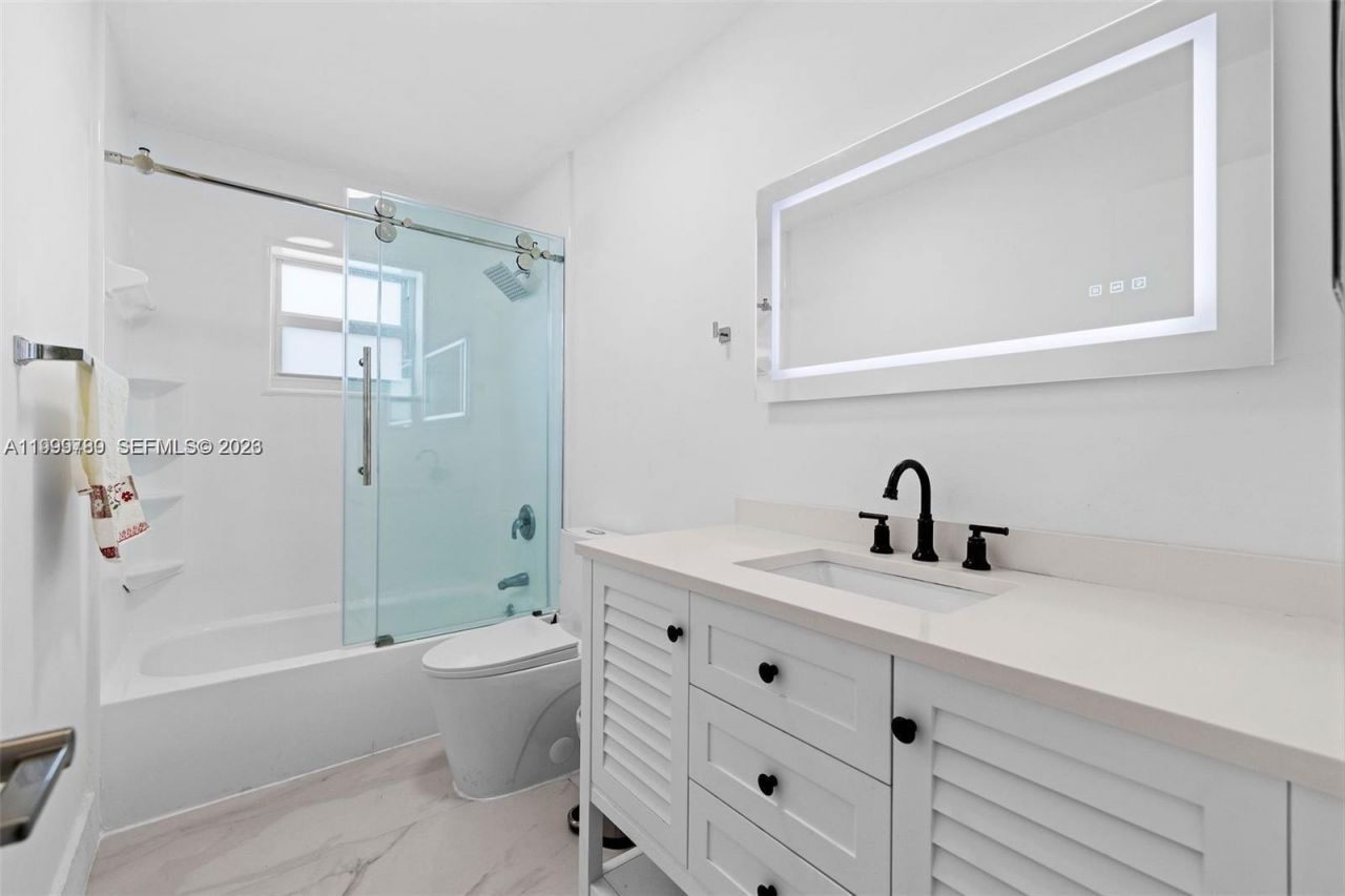 1086 NW 88th Way, Plantation, FL 33322 Photo