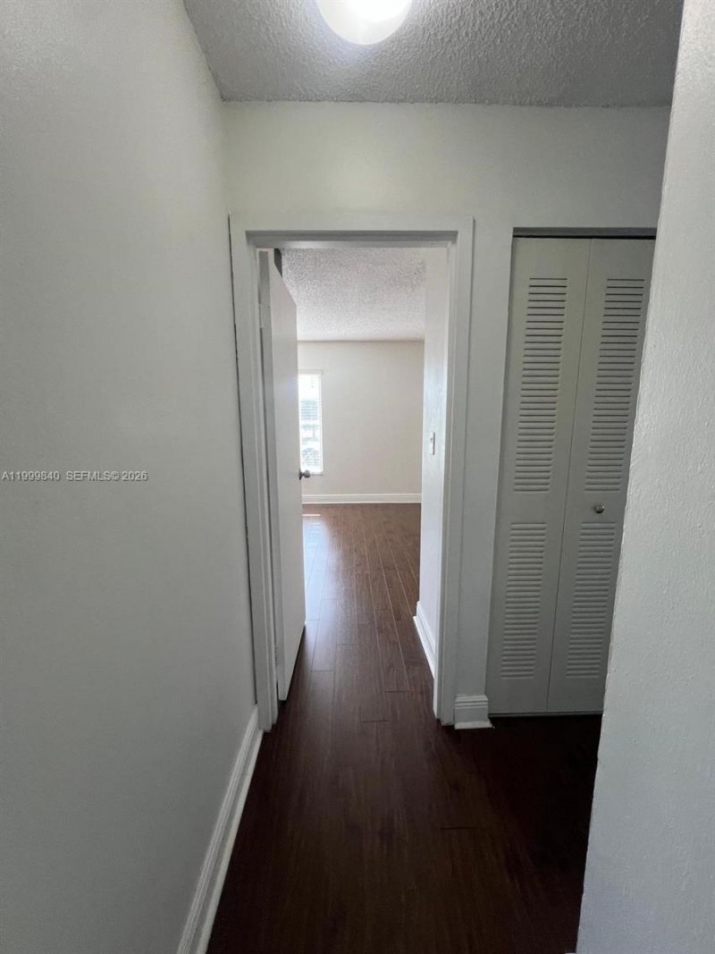 5231 Geneva Way, Unit 204, Doral, FL 33166 Photo