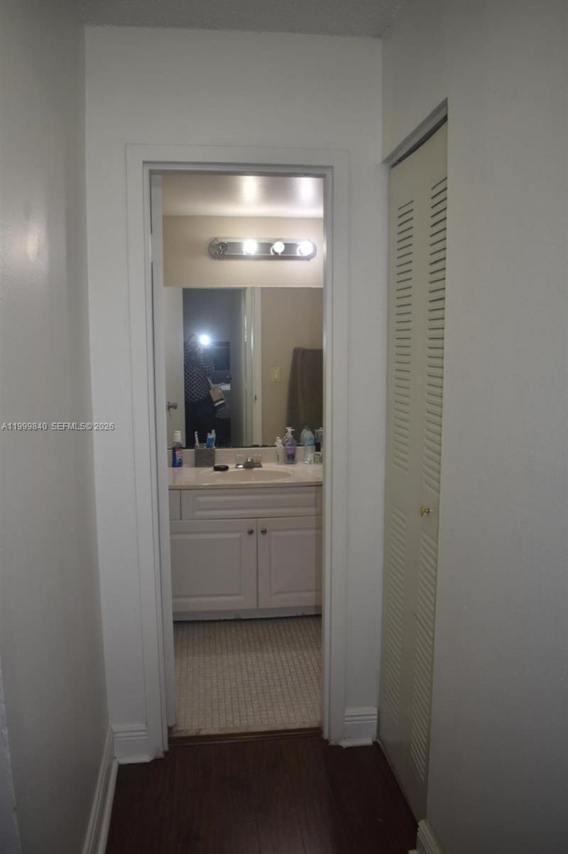 5231 Geneva Way, Unit 204, Doral, FL 33166 Photo