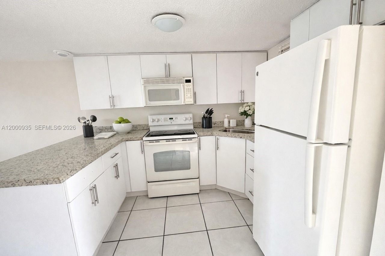 5575 W 26th Court, Unit 203, Hialeah, FL 33016 Photo