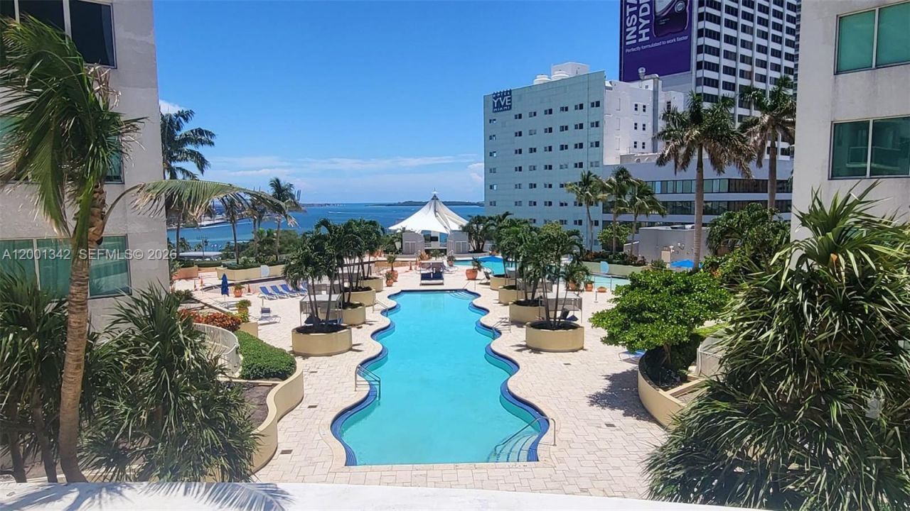 253 NE 2nd St, Unit 1004, Miami, FL 33132 Photo