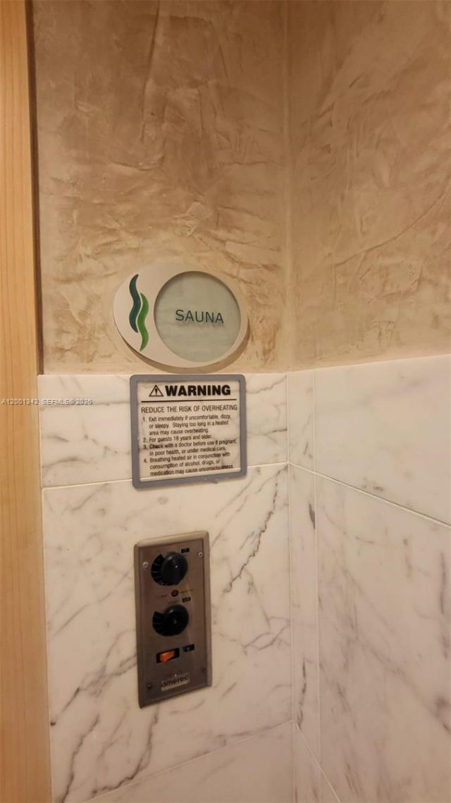 253 NE 2nd St, Unit 1004, Miami, FL 33132 Photo