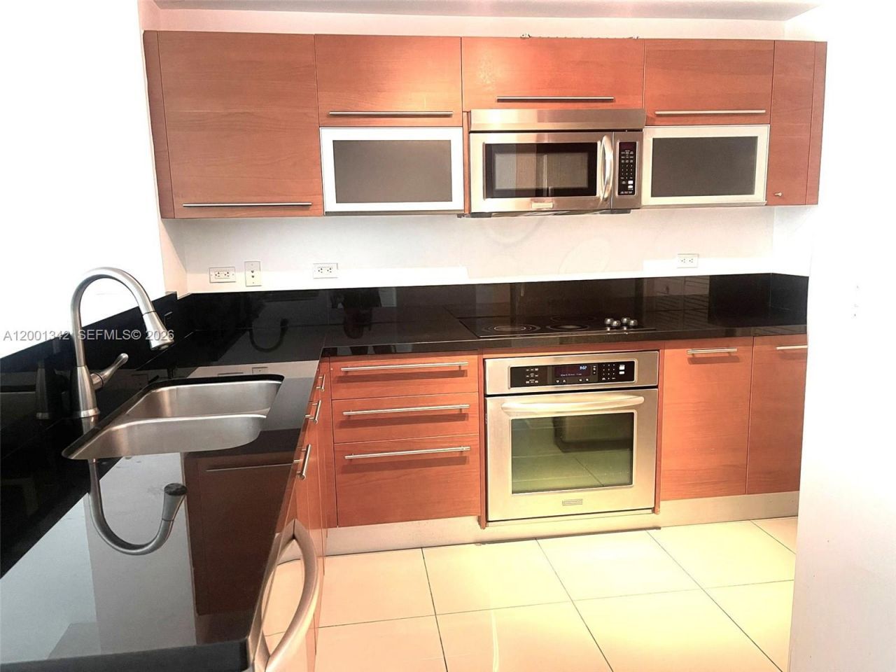 253 NE 2nd St, Unit 1004, Miami, FL 33132 Photo