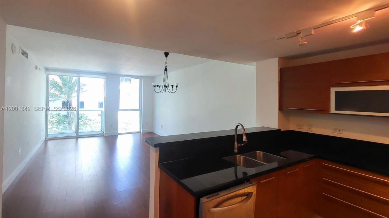 253 NE 2nd St, Unit 1004, Miami, FL 33132 Photo