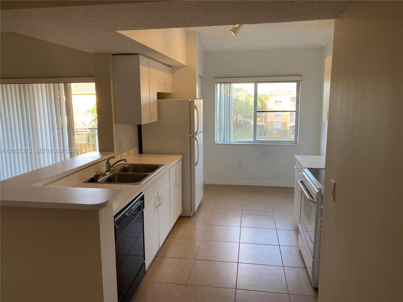 9645 NW 1st Ct, Unit 1-302, Pembroke Pines, FL 33024 Photo