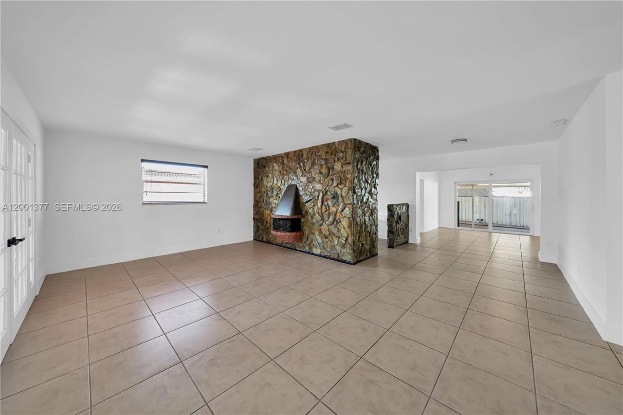 8241 SW 12th Ter , Miami, FL 33144 Photo