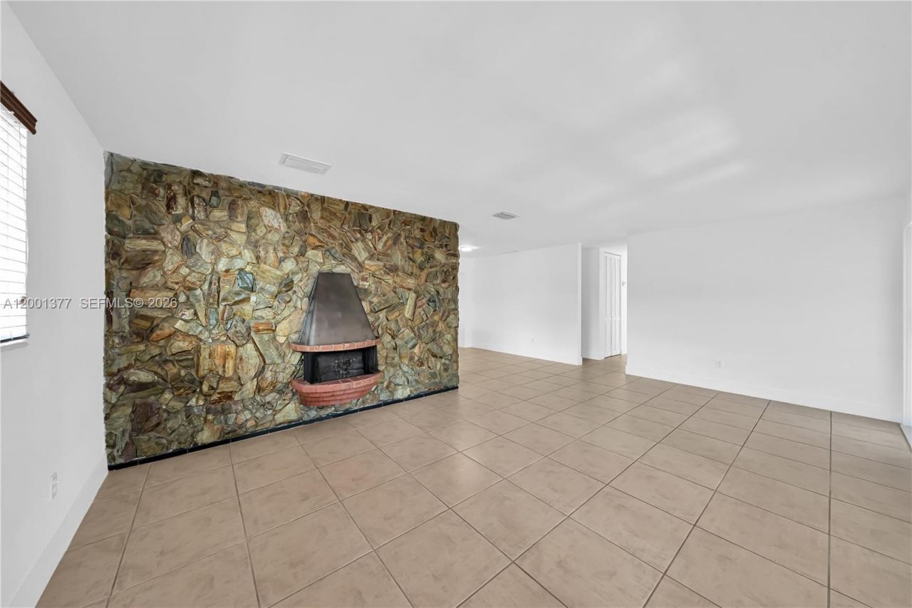 8241 SW 12th Ter , Miami, FL 33144 Photo