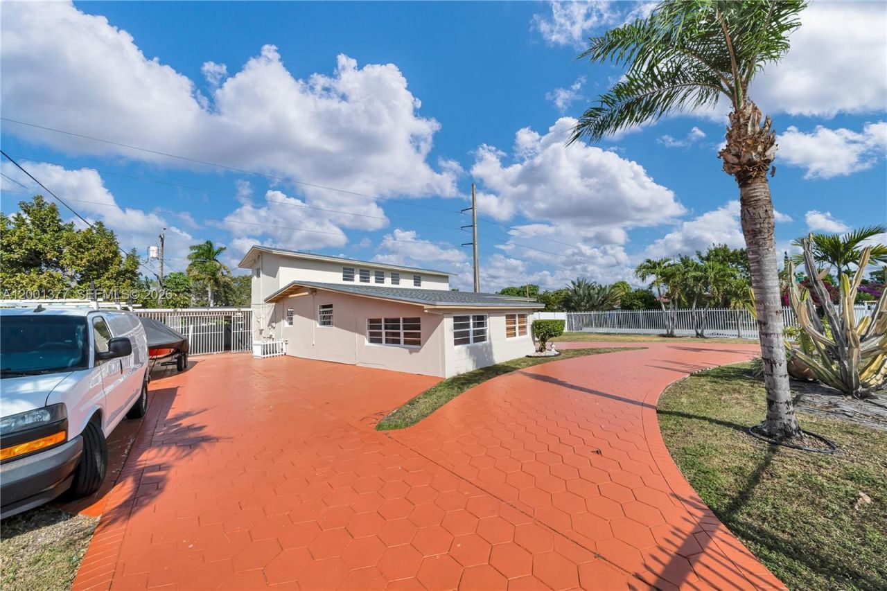 8241 SW 12th Ter , Miami, FL 33144 Photo