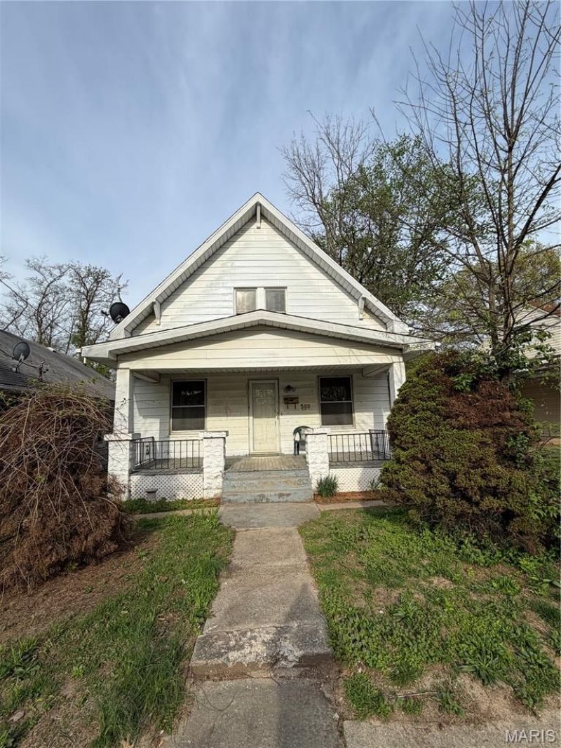 560 Highland Avenue, Alton, IL 62002 Main Photo
