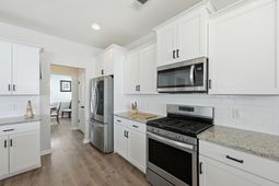 122 Angelica Avenue photo 4