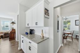 122 Angelica Avenue photo 4