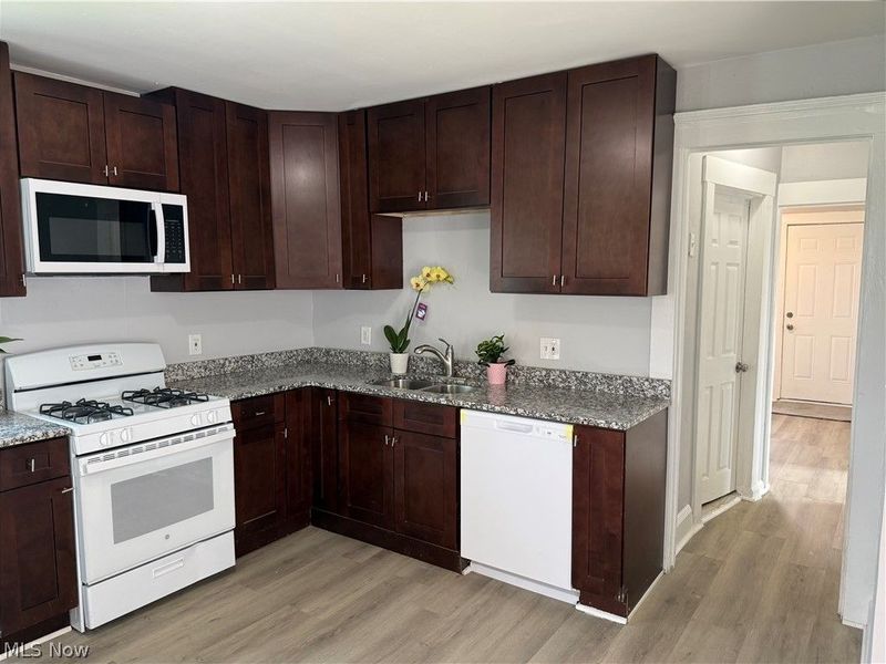 3143 W 104th Street, Cleveland, OH 44111 Photo 2