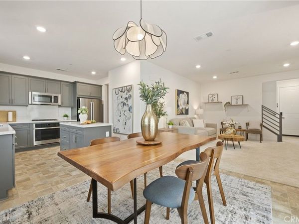 2009 Dewdrop, Upland, CA 91786