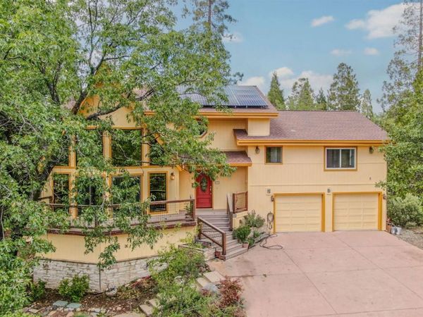 472 Redbud Ct, Murphys, CA 95247