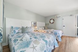 201 74th Ave. N photo 4