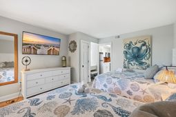 201 74th Ave. N photo 4