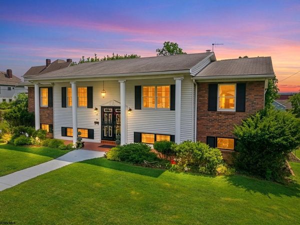 15 W Main Street, Westover, WV 26501