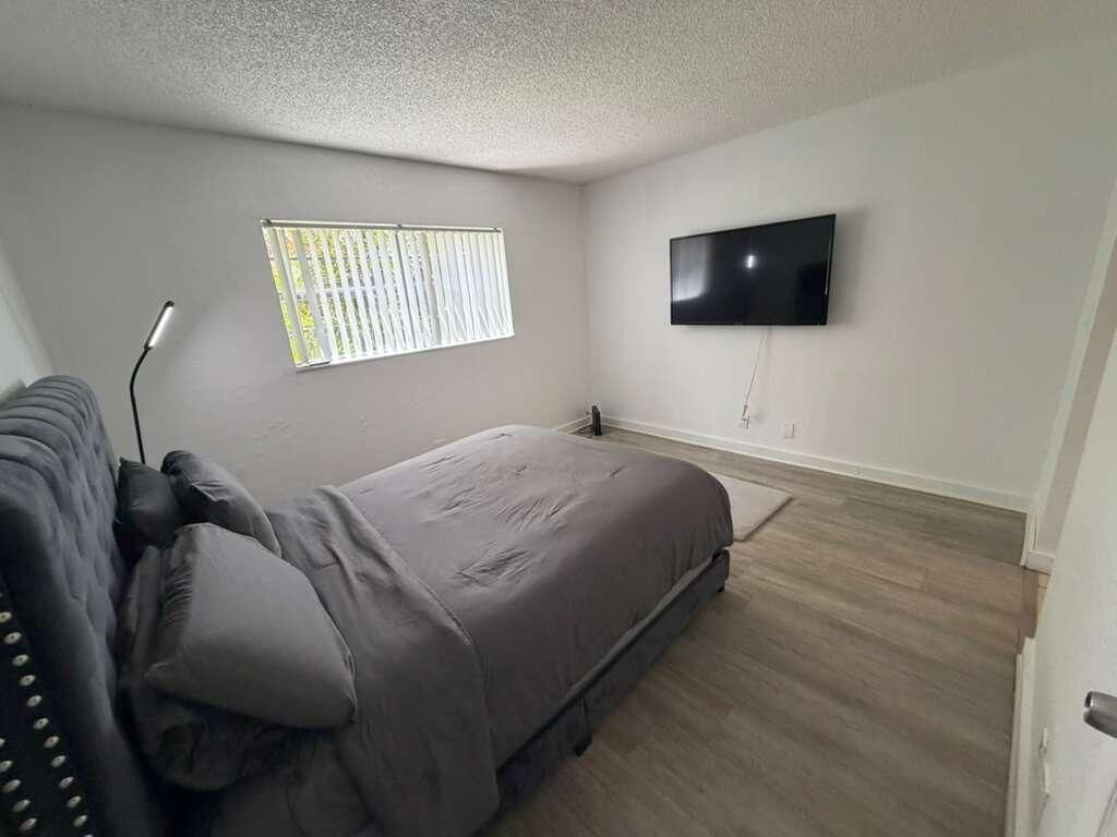 4869 NW 9th Drive, Unit 4869, Plantation, FL 33317 Photo