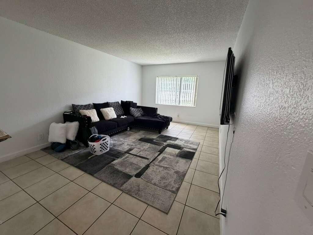 4869 NW 9th Drive, Unit 4869, Plantation, FL 33317 Photo