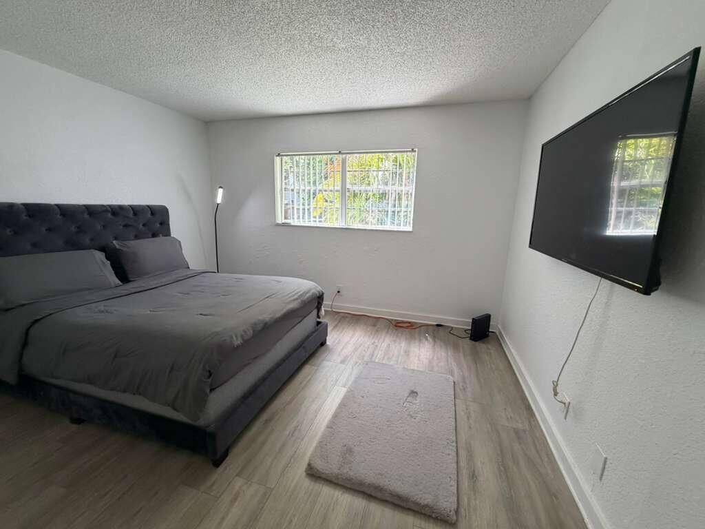 4869 NW 9th Drive, Unit 4869, Plantation, FL 33317 Photo