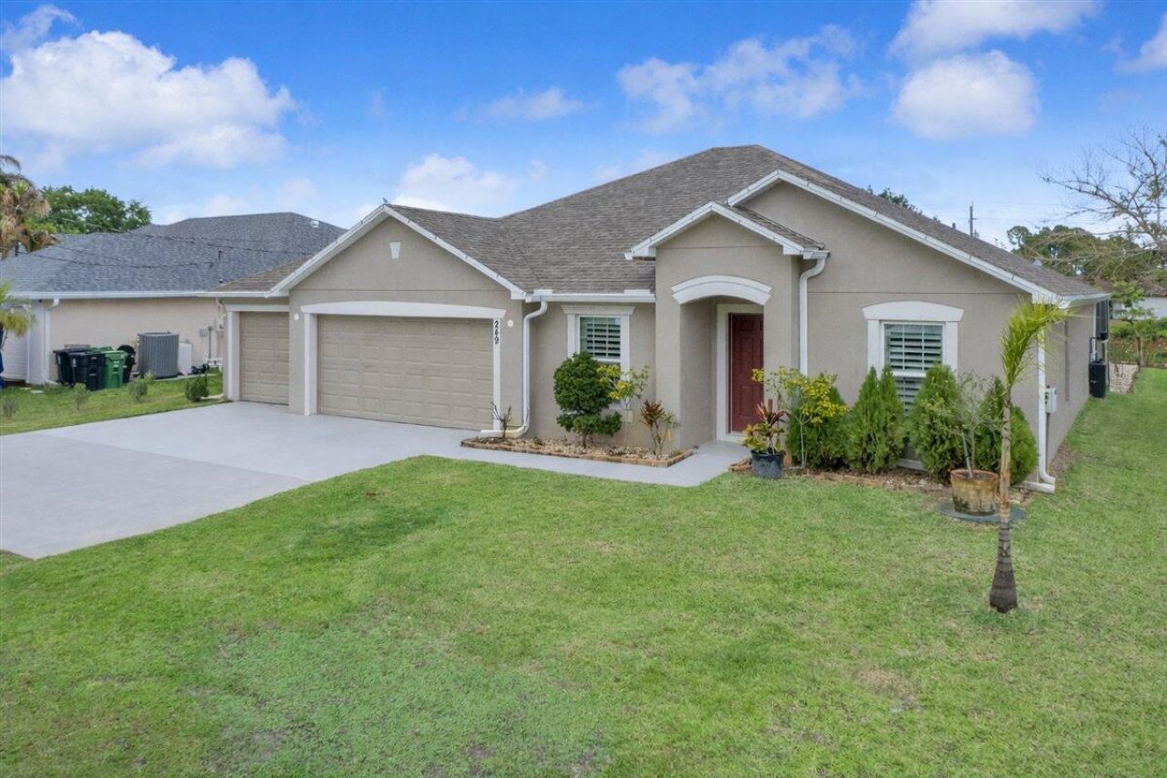 249 SE Whitmore Drive, Port Saint Lucie, FL 34984 Photo