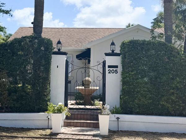 205 N 18th Ave Avenue N, Lake Worth Beach, FL 33460