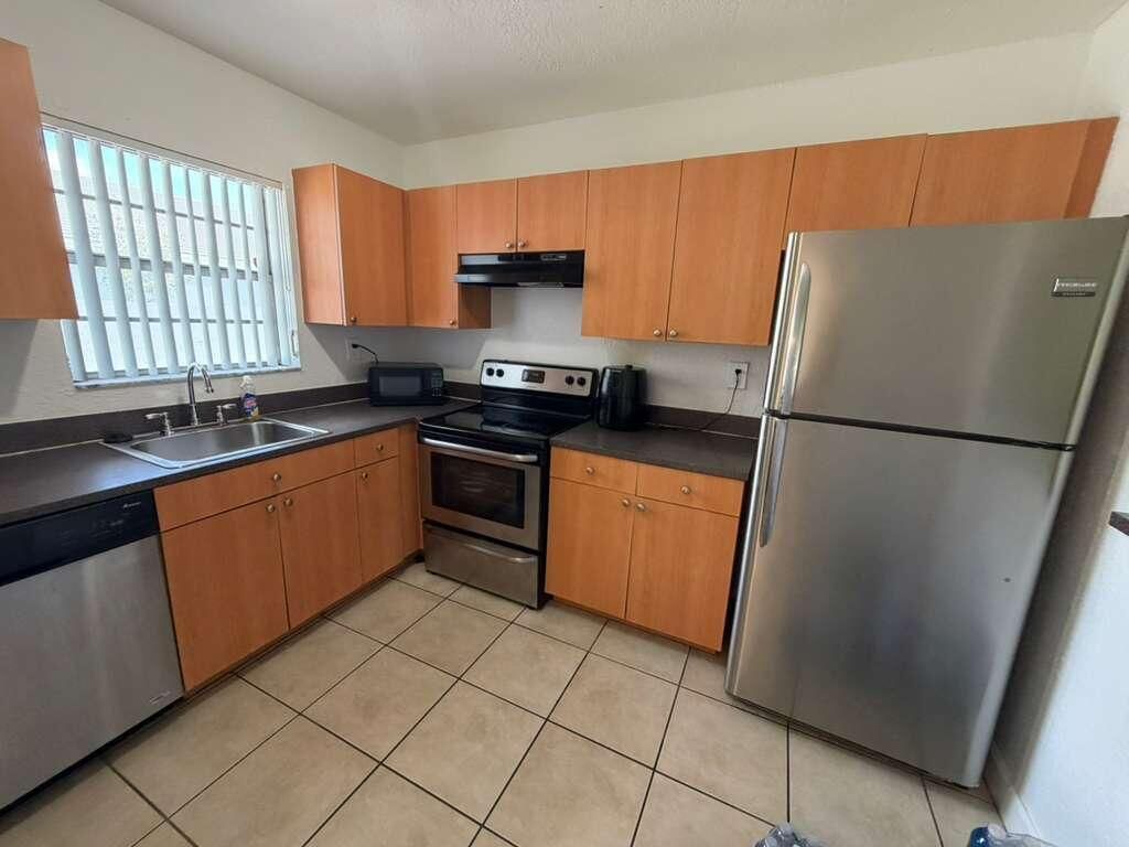 4869 NW 9th Drive, Unit 4869, Plantation, FL 33317 Photo