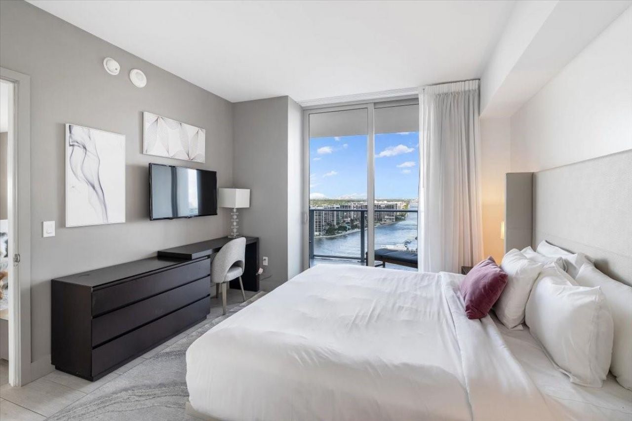 4010 S Ocean Drive, Unit R1102, Hollywood, FL 33019 Photo