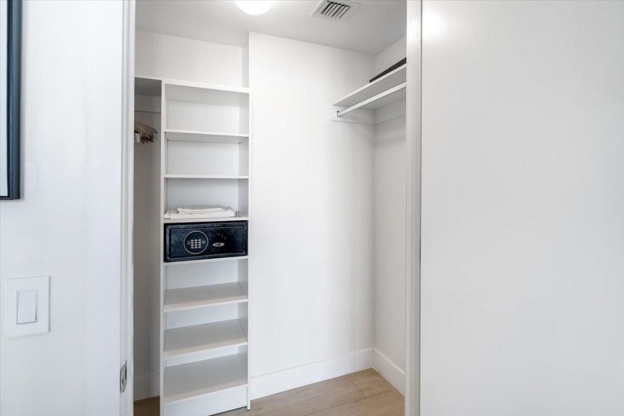 4010 S Ocean Drive, Unit R1102, Hollywood, FL 33019 Photo