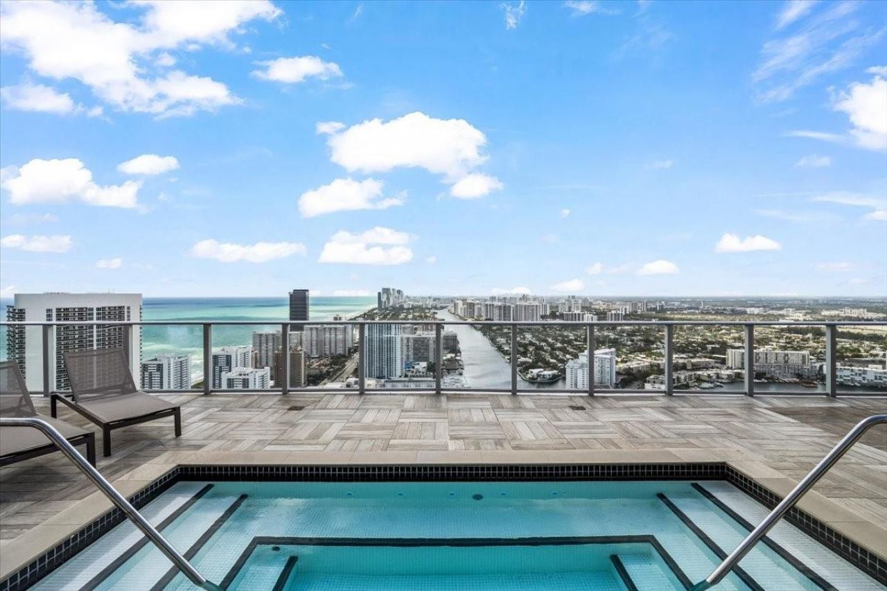 4010 S Ocean Drive, Unit R1102, Hollywood, FL 33019 Photo