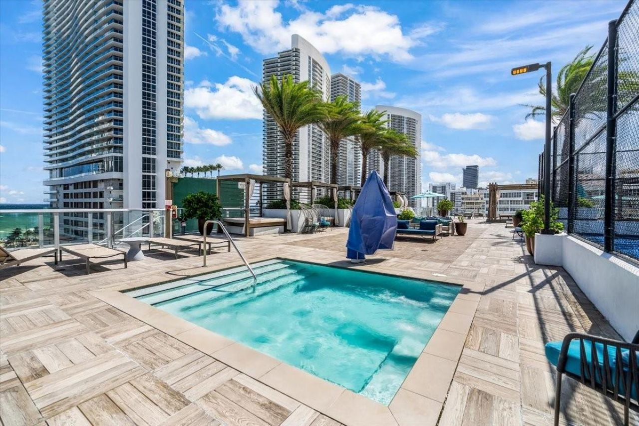 4010 S Ocean Drive, Unit R1102, Hollywood, FL 33019 Photo