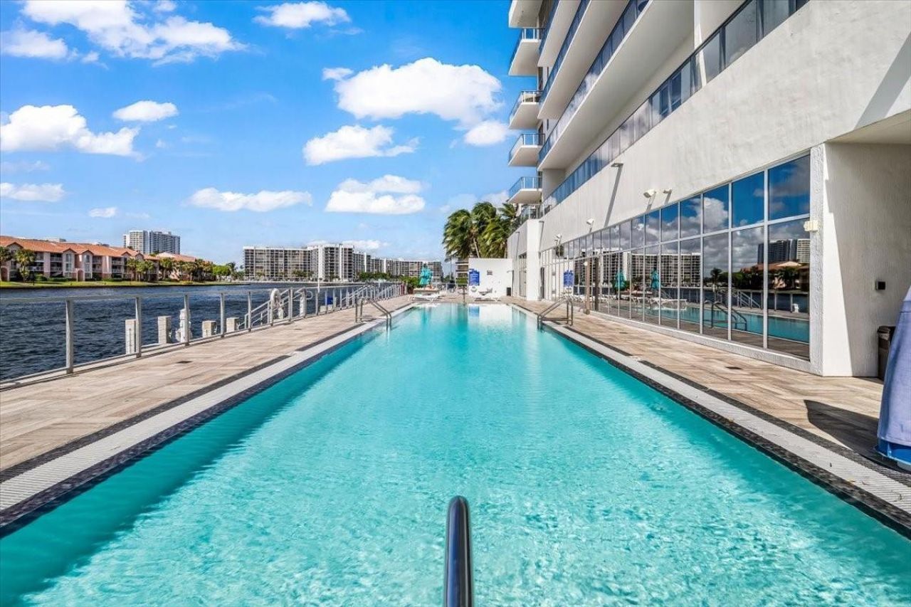 4010 S Ocean Drive, Unit R1102, Hollywood, FL 33019 Photo