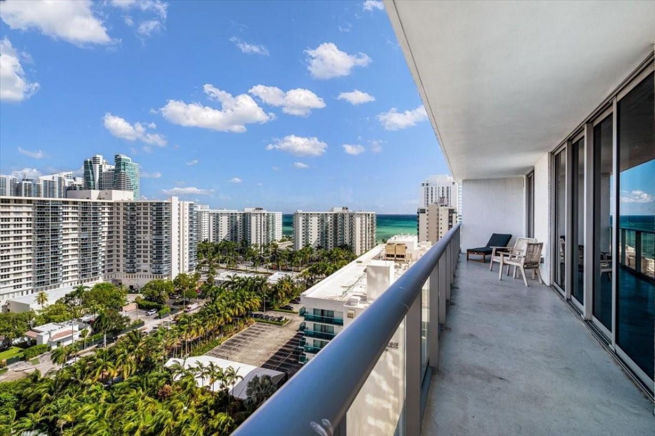 4010 S Ocean Drive, Unit R1102, Hollywood, FL 33019 Photo