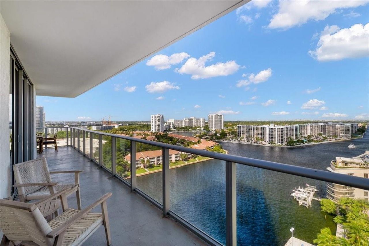 4010 S Ocean Drive, Unit R1102, Hollywood, FL 33019 Photo