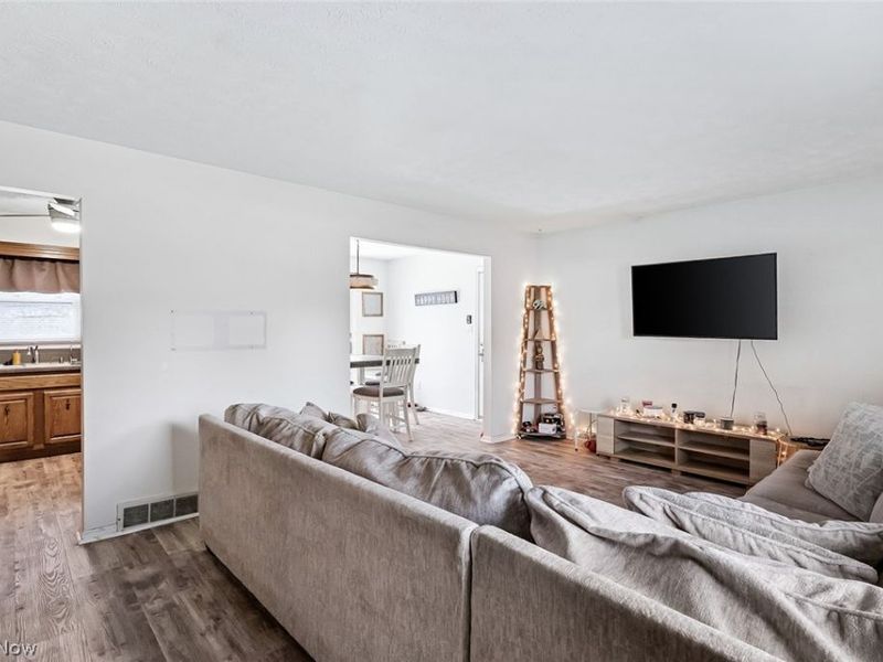 506 Garden Valley Court, Youngstown, OH 44512 Photo 16