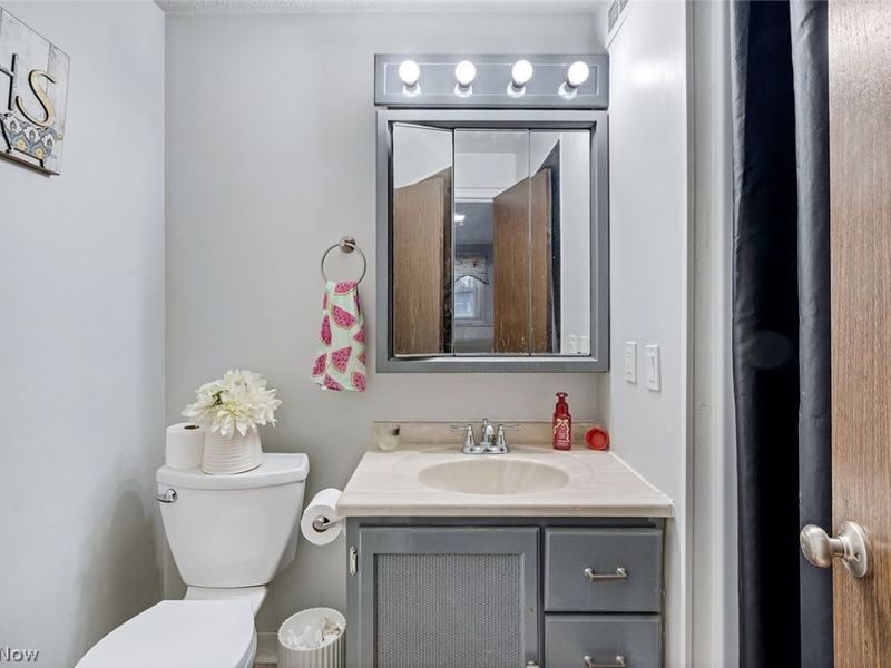 506 Garden Valley Court, Youngstown, OH 44512 Photo 29