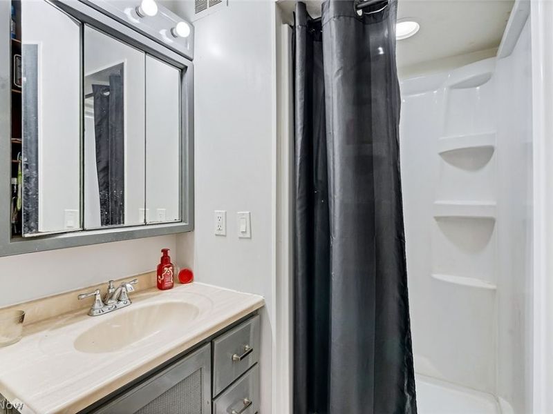 506 Garden Valley Court, Youngstown, OH 44512 Photo 30