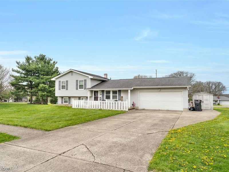 506 Garden Valley Court, Youngstown, OH 44512 Photo 5