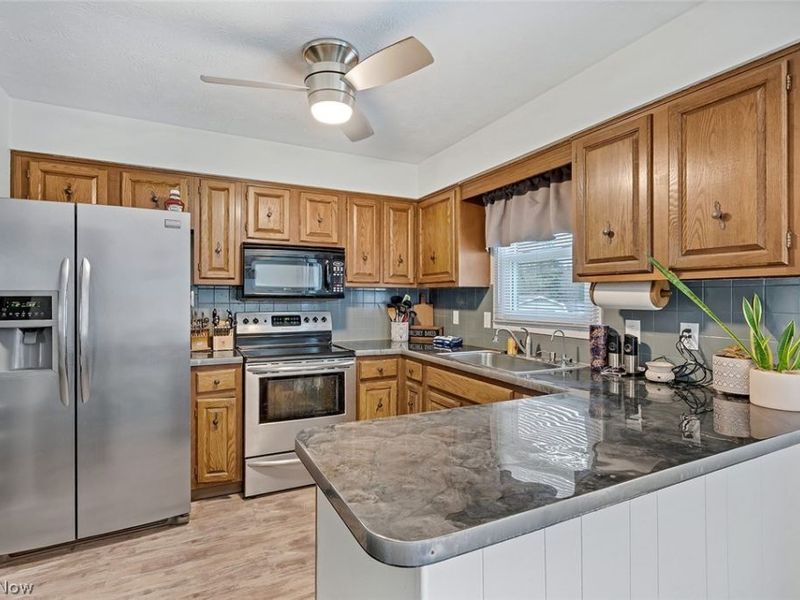 506 Garden Valley Court, Youngstown, OH 44512 Photo 9