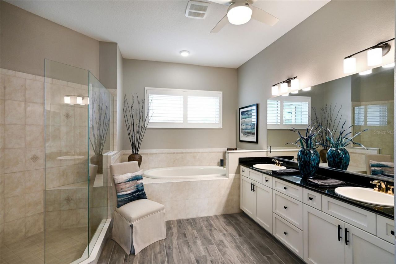 6523 Moorings Point Circle, Unit 202, Lakewood Ranch, FL 34202 Photo